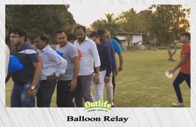Baloon Relay Team Building Activity